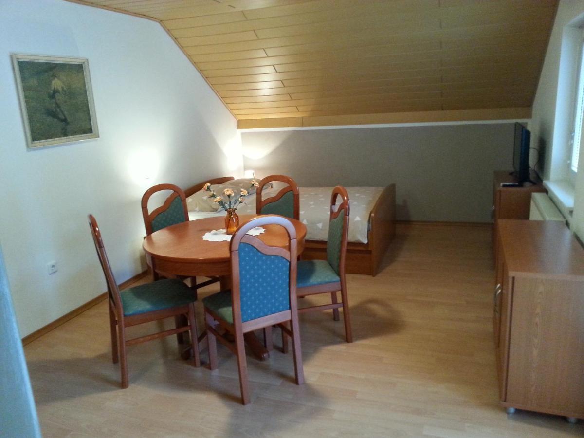 Apartmaji In Sobe Kocjancic Подчетртек Экстерьер фото